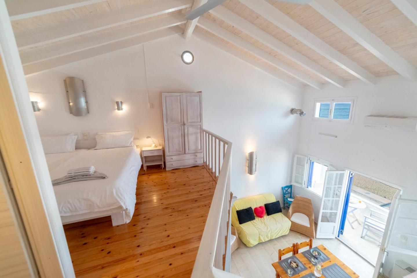 Ilios Apartment *